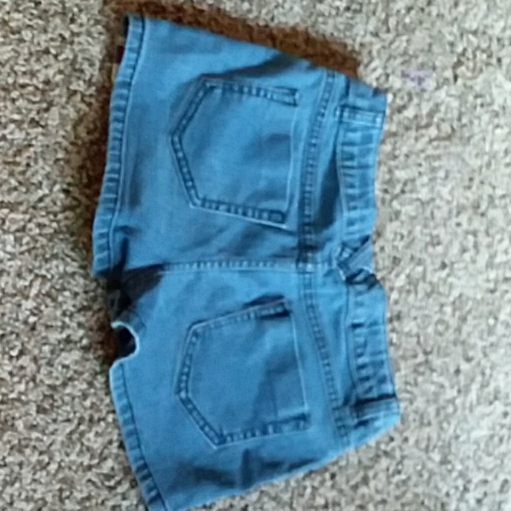 Shorts - Picture 2 of 3